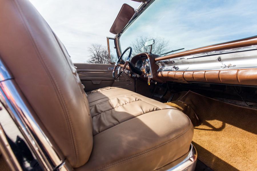 Интерьер Imperial Crown Convertible (LY1-M) 1958 года  (фото 21 из 29)